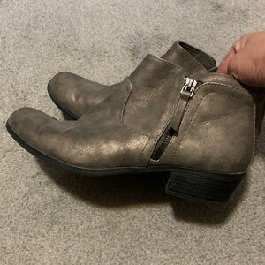 Women's Arizona Metallic Gray Ankle Boots Size 11